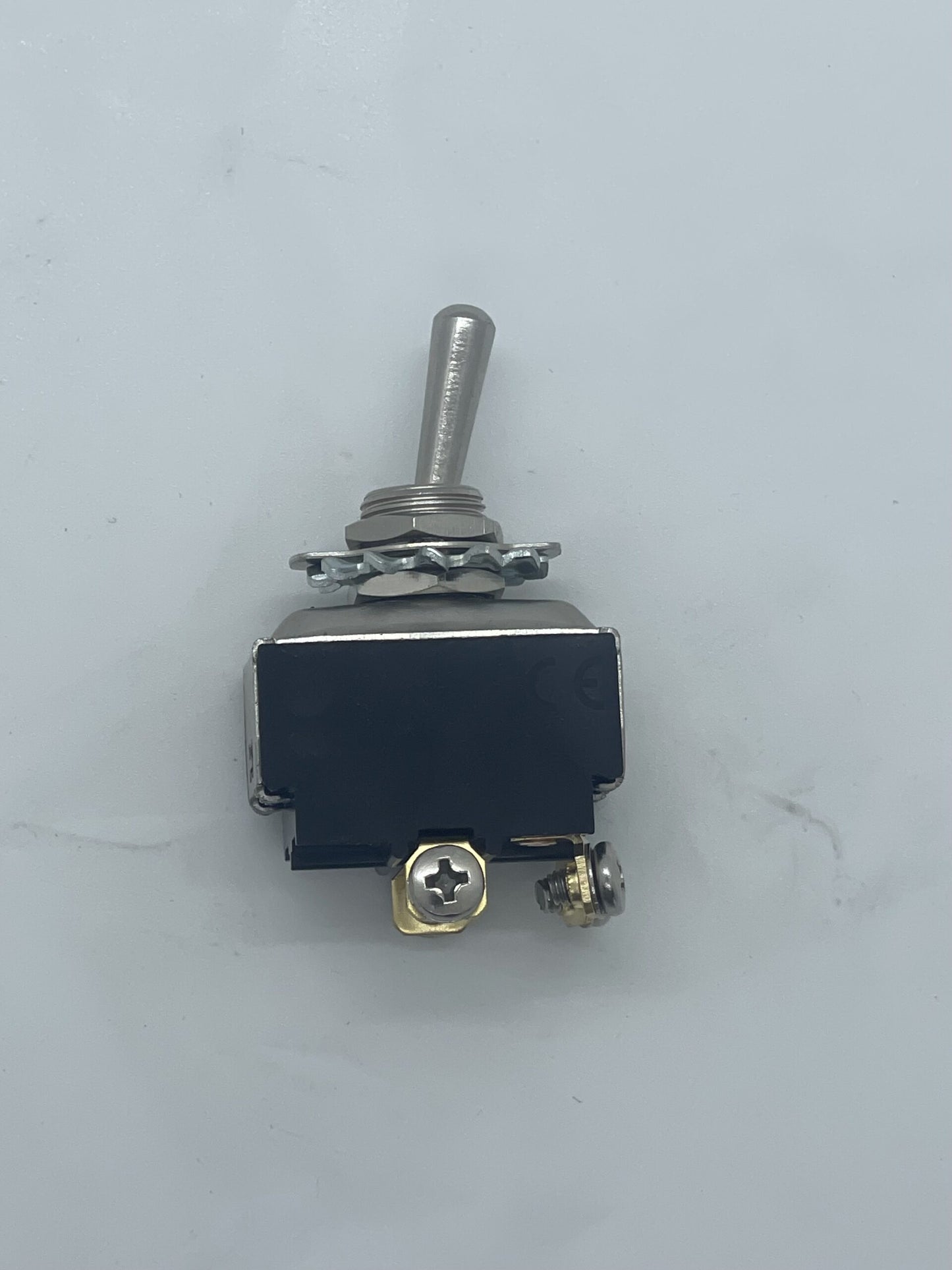 Switch Toggle 10A 240V / 6344